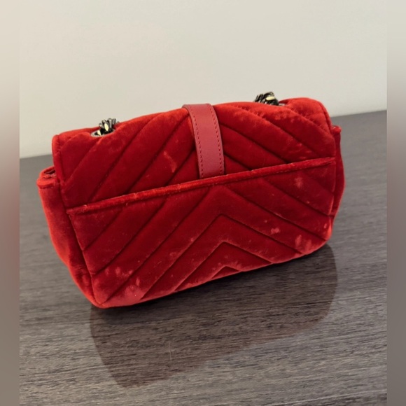 Saint Laurent Red velvet bag - Picture 3 of 10